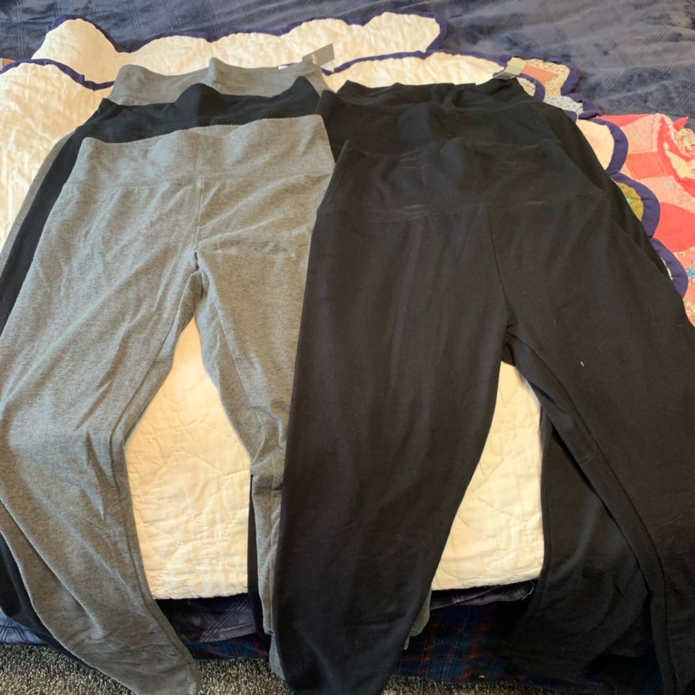6 pair of Arie- AE medium long leggings